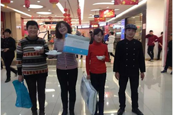 元宵節(jié)最熱鬧的地方在哪里，就在洛茲廣場三樓美食城